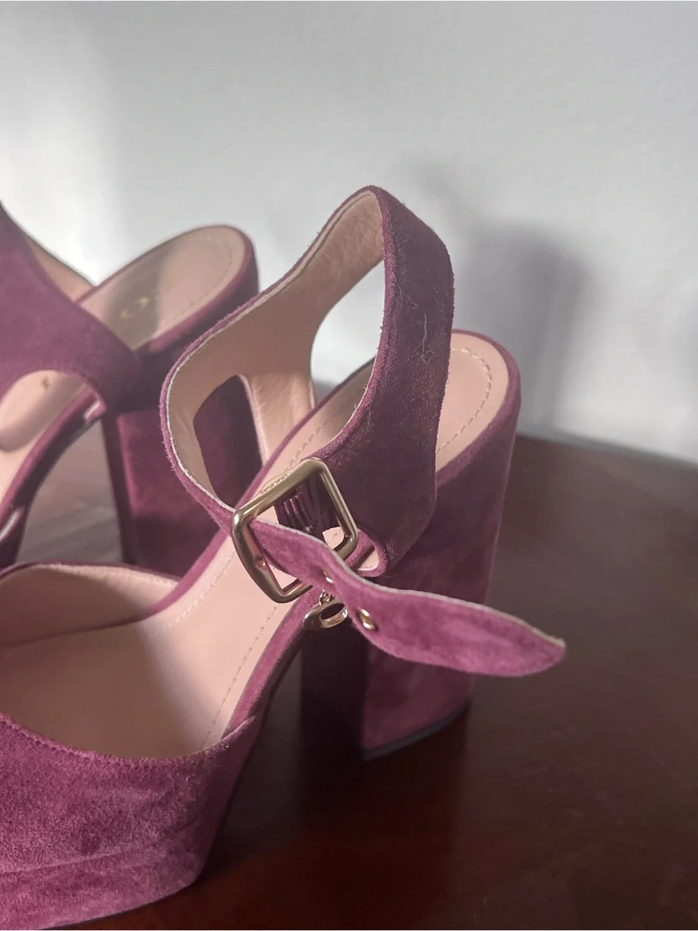 Coach isabella pump